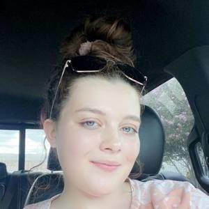 Meet your Posher, Macie